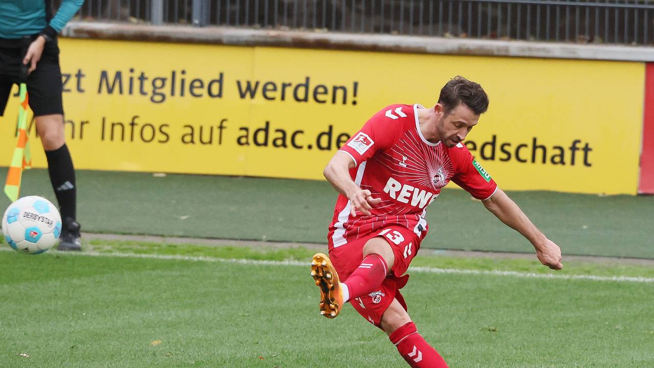 Mark Uth trifft gegen den FC Groningen.