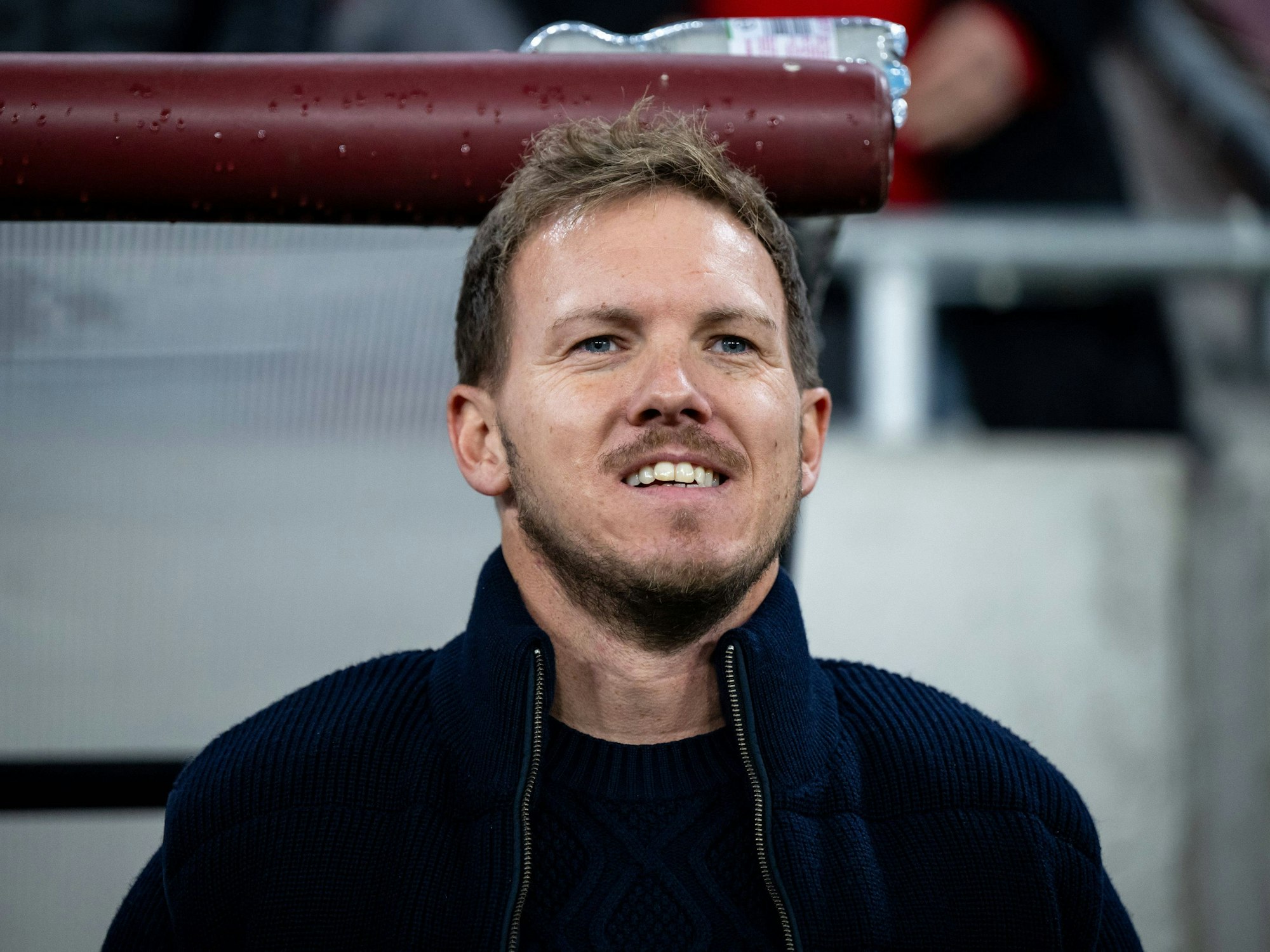 Julian Nagelsmann auf der Bank während des Nations-League-Spiels Ungarn gegen Deutschland.