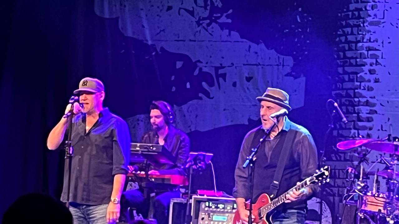 Die Brüder Kai (li.) und Thorsten Wingenfelder beim Konzert im Kölner Gloria