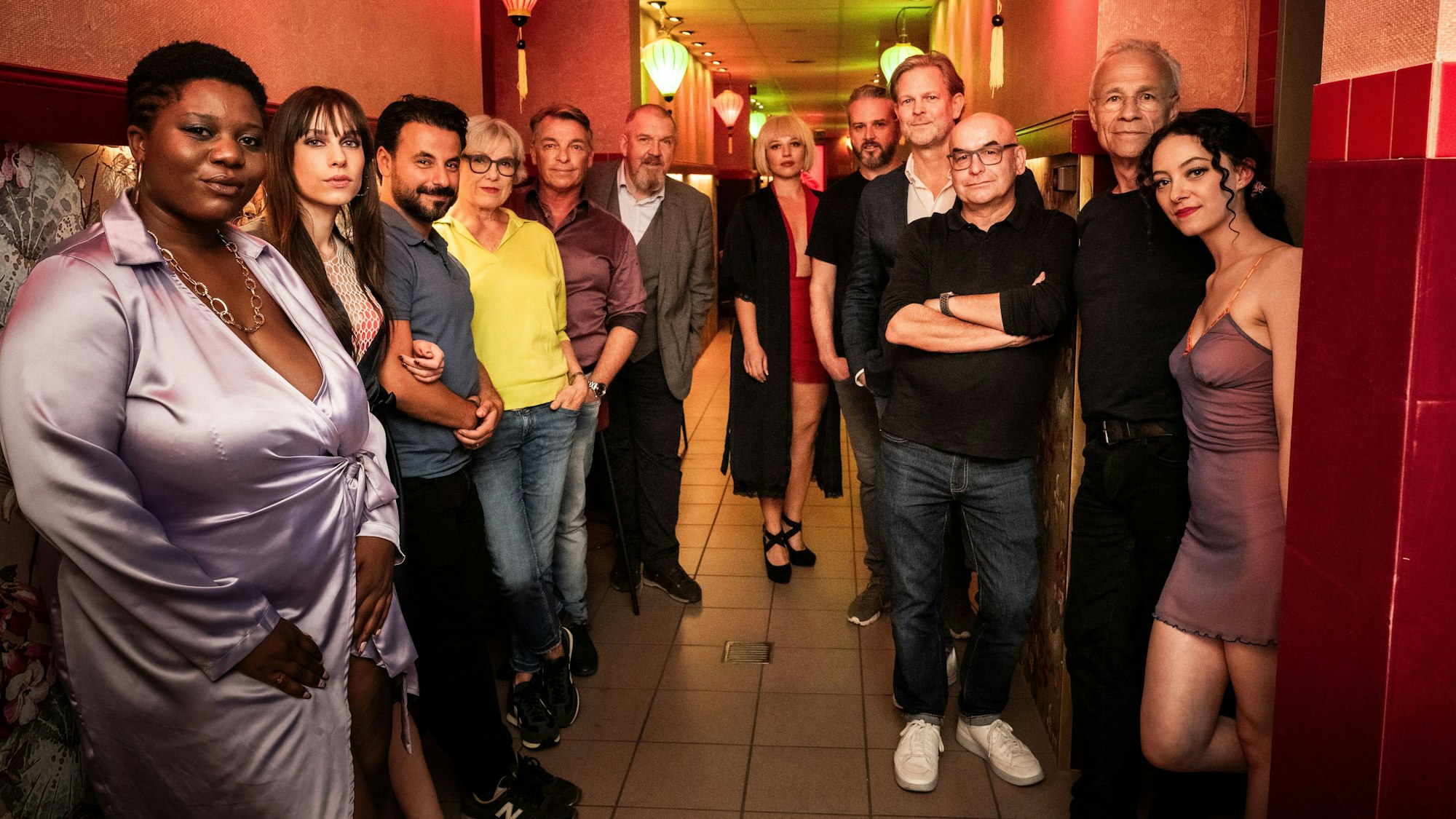 Die Crew vom Kölner Tatort im Bordell an der Hornstraße.