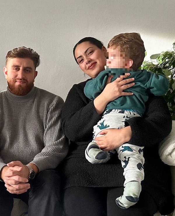 Nadiye Ünsal, ihr Mann und ihr Sonn haben mit einer defekten Heizung und Schimmel in der Wohnung zu kämpfen.