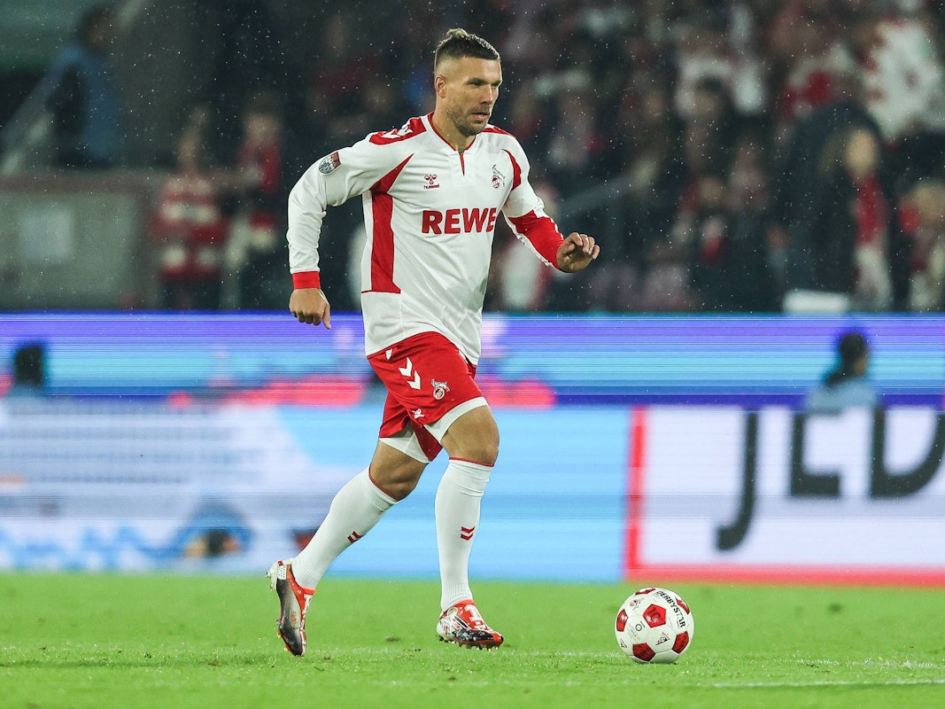 Lukas Podolski beim Aufwärmen