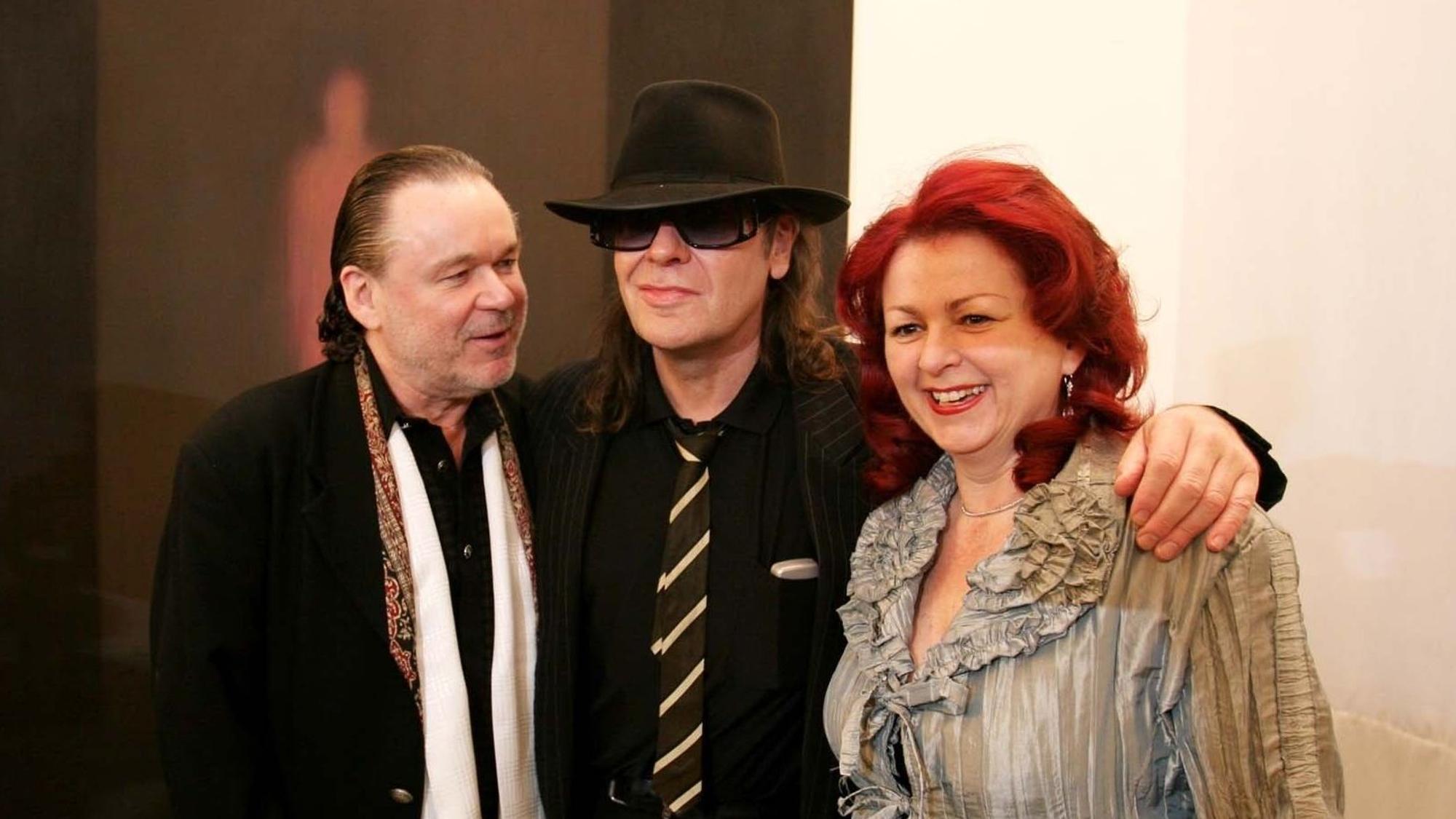 Hermjo Klein (l) mit Udo Lindenberg (m) und seiner Frau.