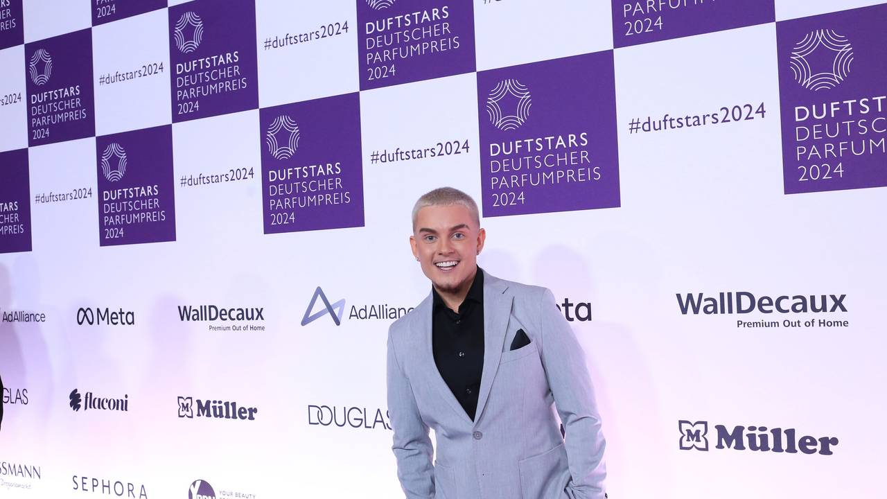 21.11.2024, Düsseldorf: Duftstars - Deutscher Parfumpreis 2024 - Roter Teppich - TwentyFour Tim, Foto: Ingo Lammert