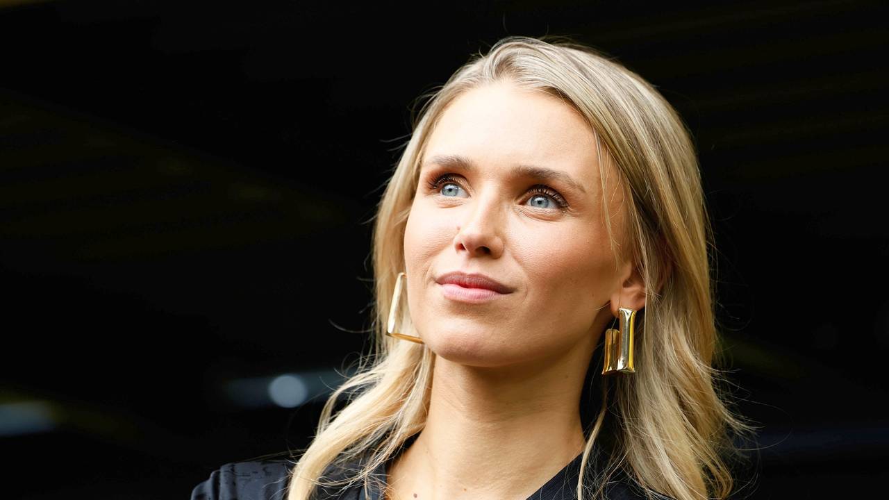 Scarlett Gartmann-Reus beim BVB-Abschied ihres Mannes.