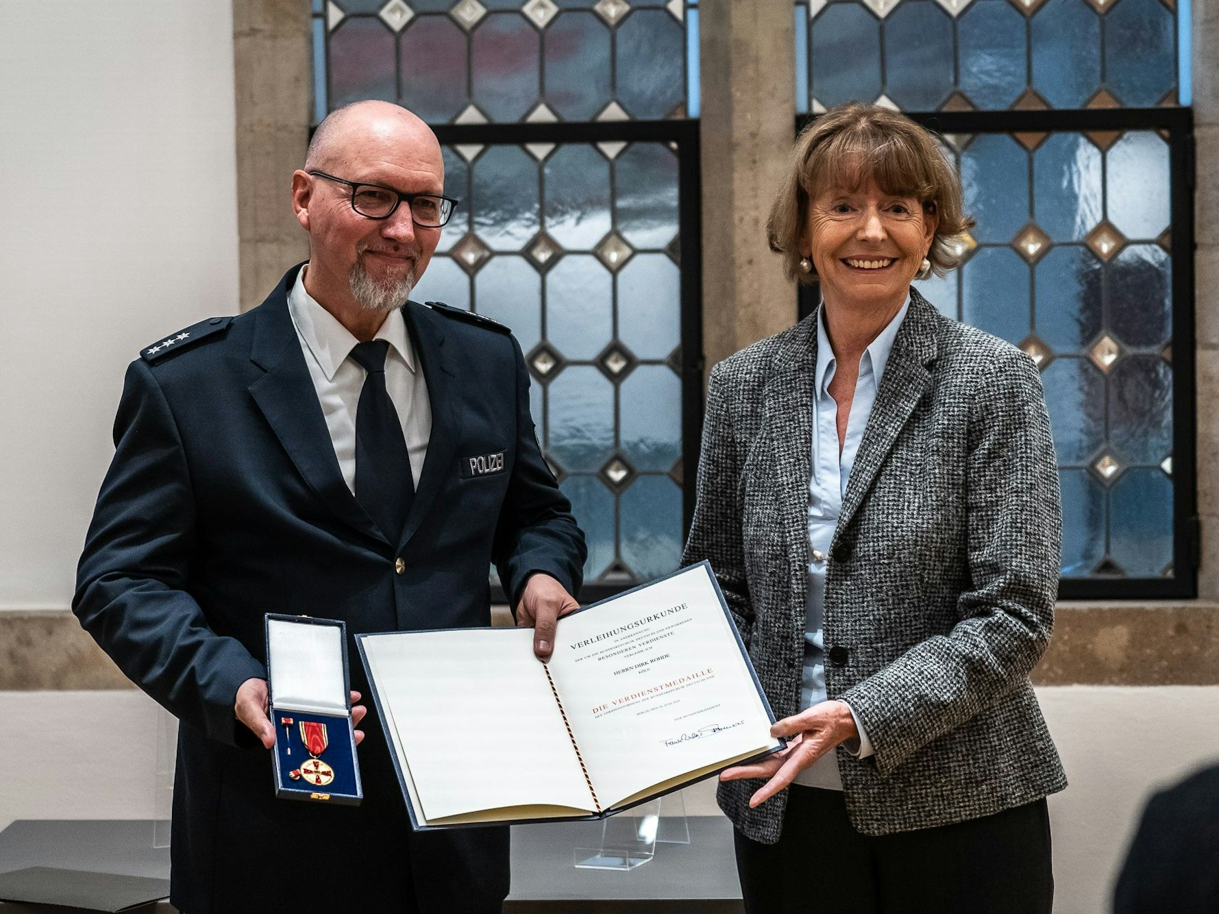 Mutmach-Polizist Don Dirk Rohde hat das Bundesverdienstkreuz erhalten.