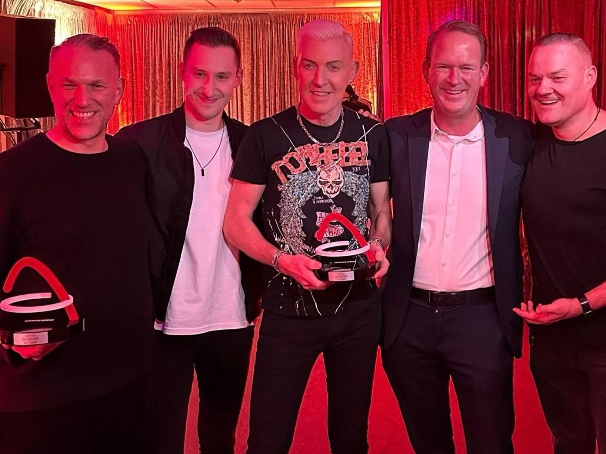 Scooter erhalten den Sold-Out-Award.