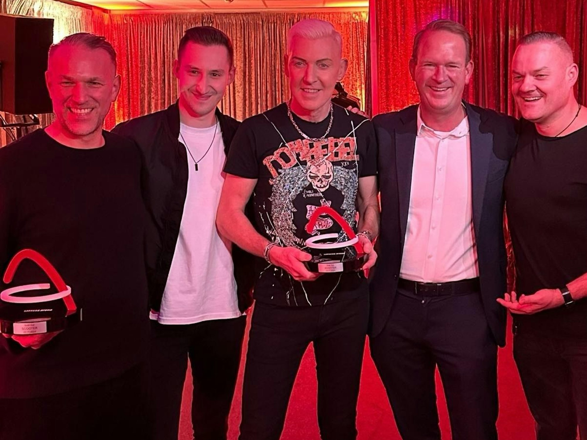 Scooter erhalten den Sold-Out-Award.