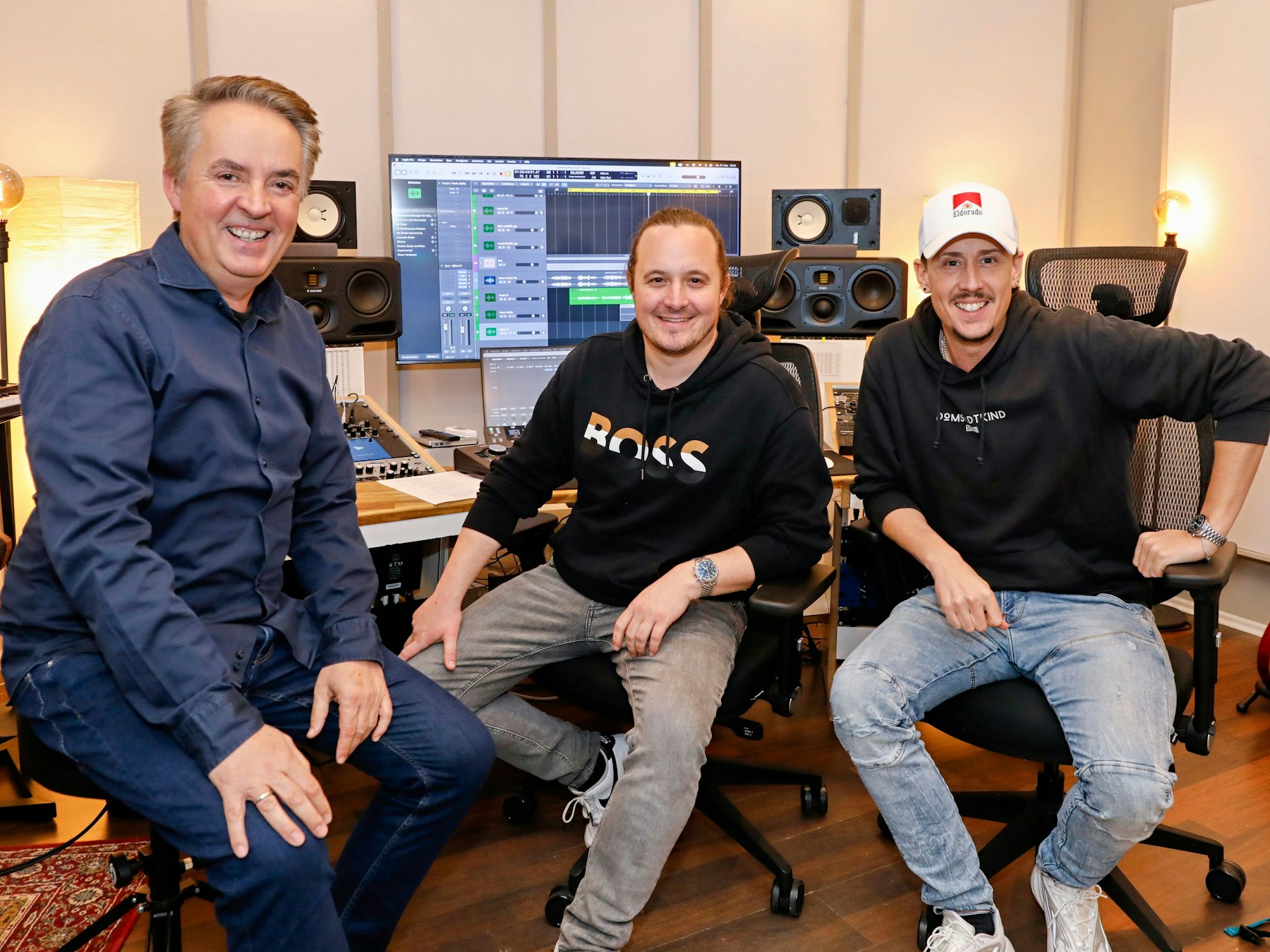 Michael Kokott, Simon Kurtenbach und Manuel Sauer im Tonstudio.