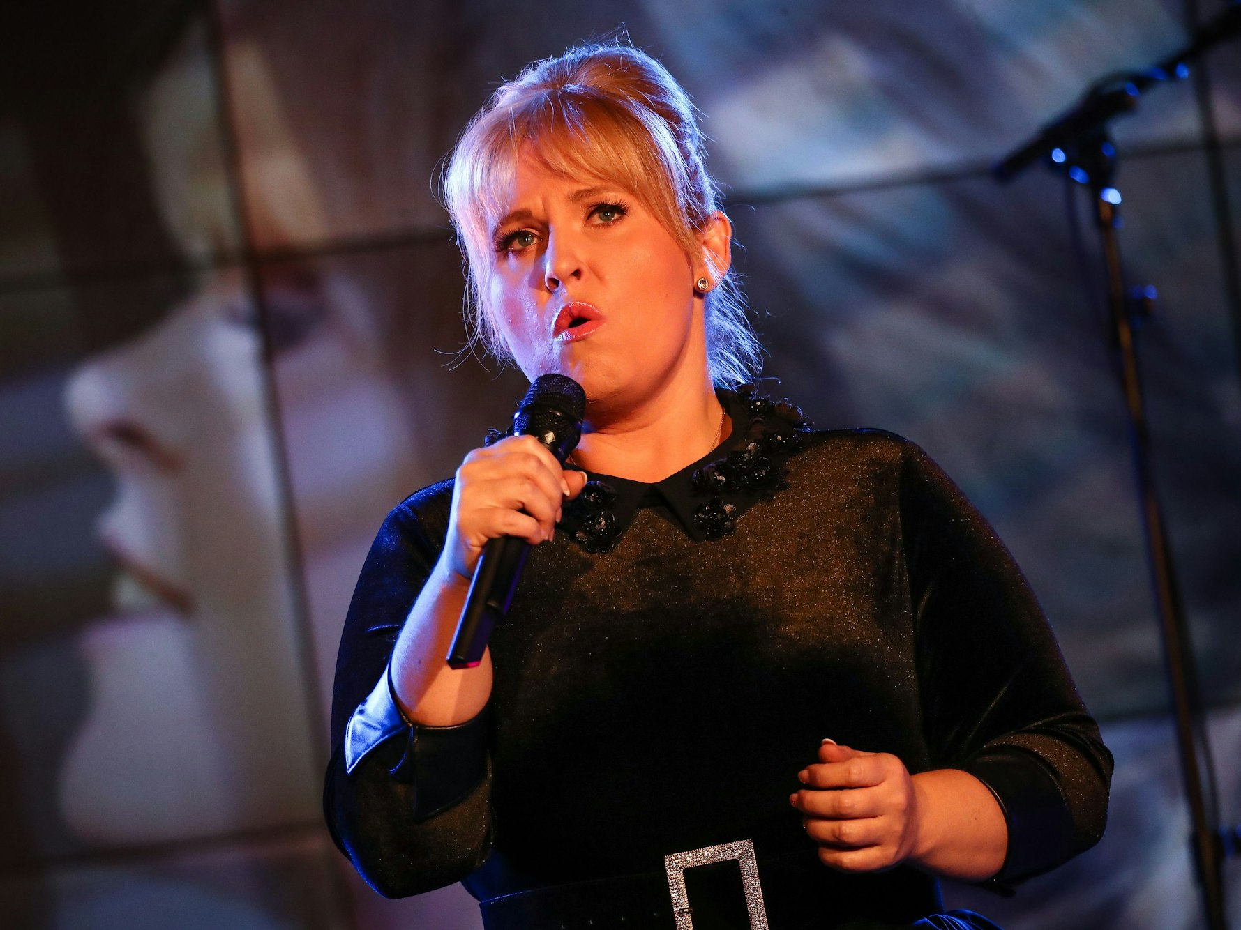 Schlagersängerin Maite Kelly, hier bei der SWR4-Veranstaltung „Gläserne Vier“ 2019 in Stuttgart