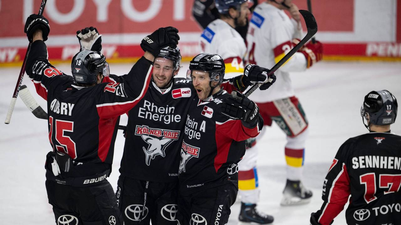 Die Spieler der Kölner Haie jubeln