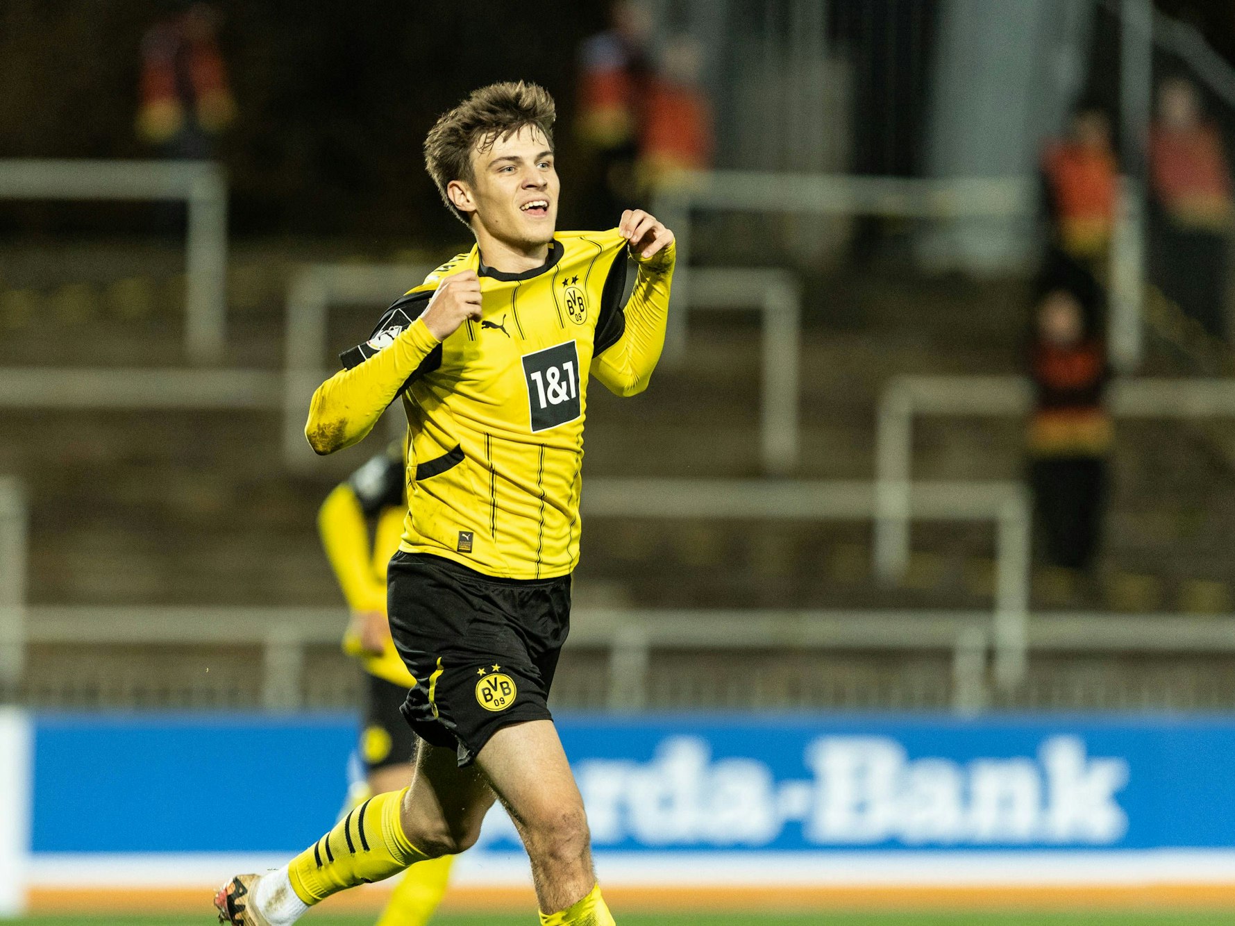 Julian Hettwer jubelt für Borussia Dortmund II.