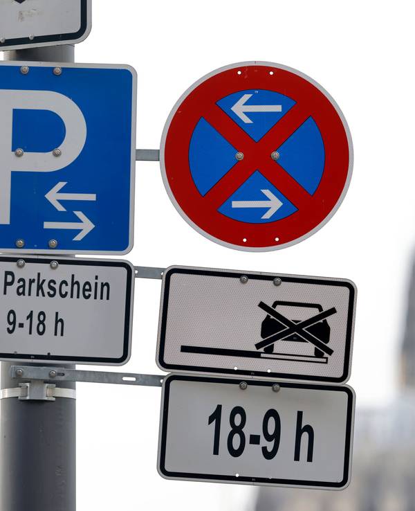 Ein Park-Schild in Köln.