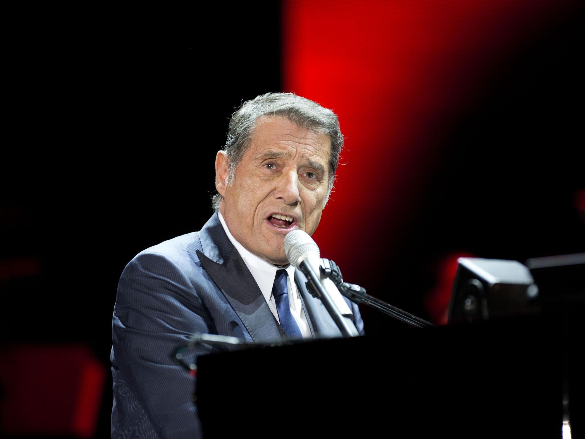 Im Rahmen einer Deutschlandtournee gibt der Sänger Udo Jürgens in der O2-World in Berlin ein Konzert.