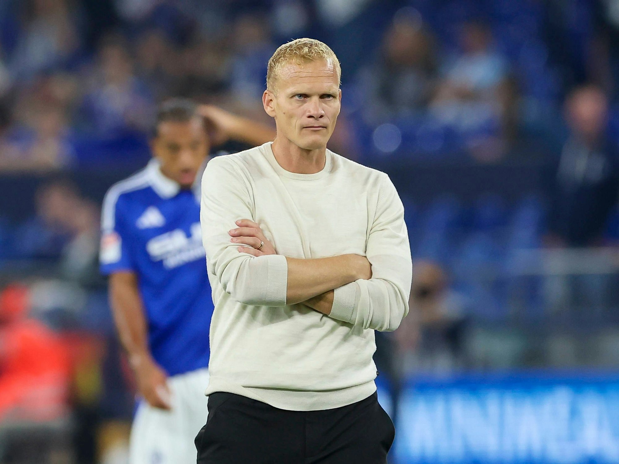 Trainer Karel Geraerts schaut enttäuscht.