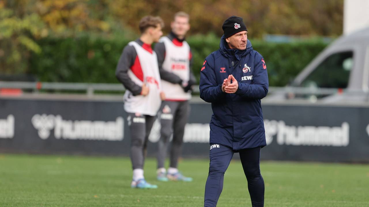 FC-Trainer Gerhard Struber am 18. November 2024 während des Trainings.