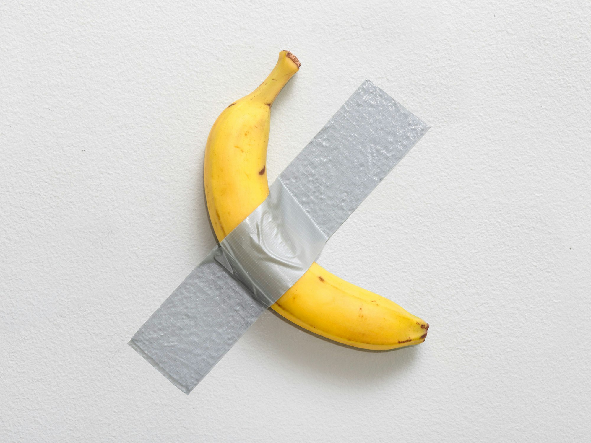 Das Kunstwerk „Comedian“ von Maurizio Cattelan.