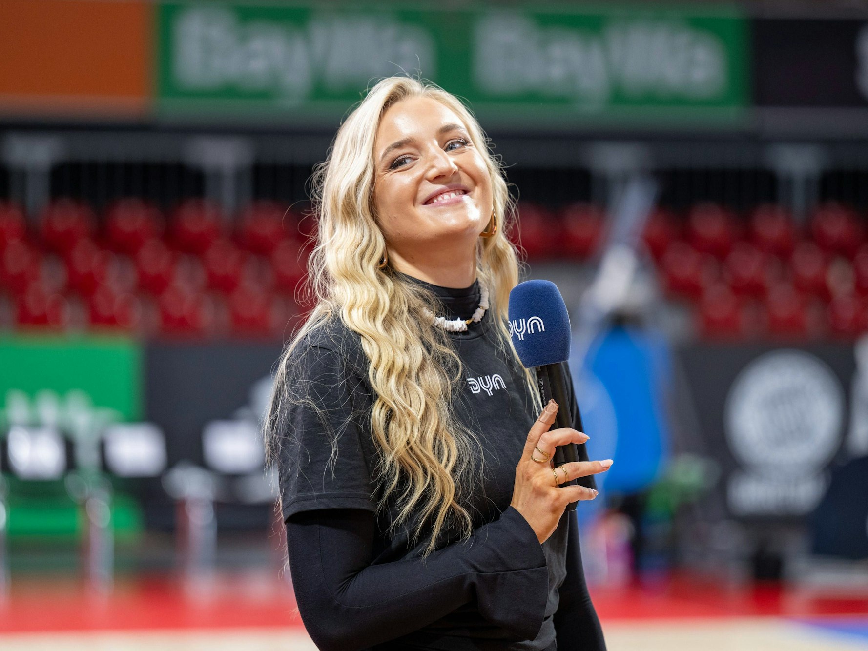 Die TV-Moderatorin Anne Kamphausen am 20. Mai 2024 beim BBL-Playoff-Spiel zwischen dem FC Bayern Basketball und den MHP Riesen Ludwigsburg.