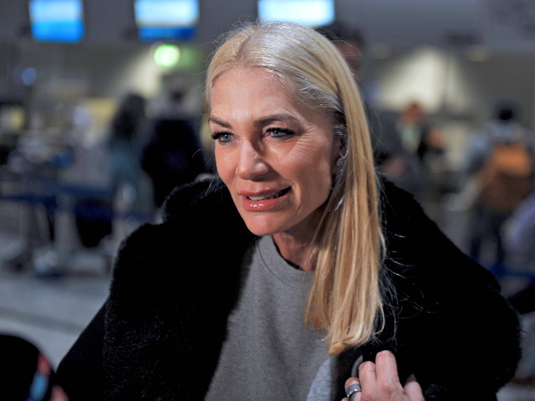 Sarah Kern, hier am 10. Januar 2024 am Frankfurter Flughafen vor ihrer Teilnahme am Dschungelcamp.