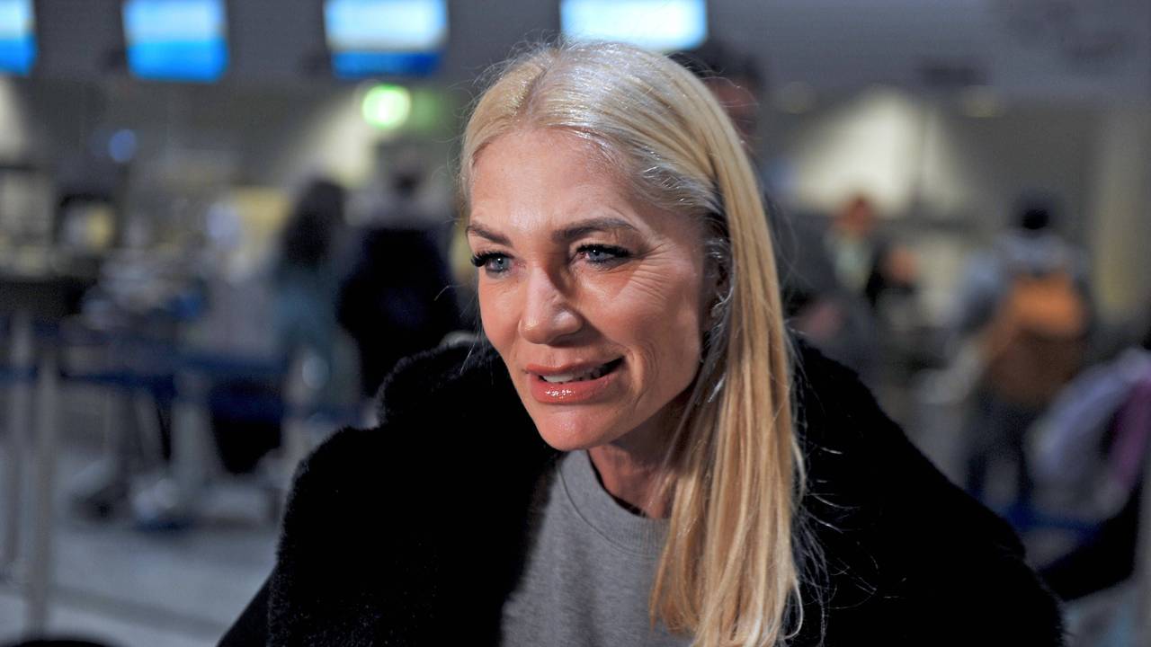 Sarah Kern, hier am 10. Januar 2024 am Frankfurter Flughafen vor ihrer Teilnahme am Dschungelcamp.