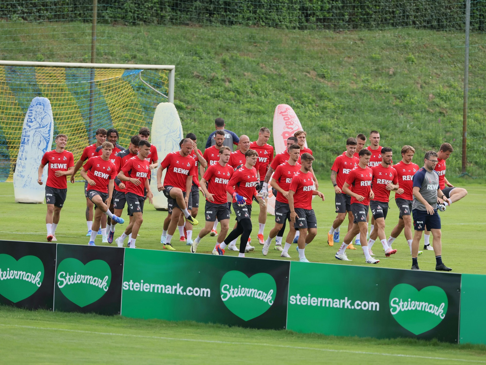 Der 1. FC Köln bereitet sich Trainingslager in Bad Waltersdorf vor.