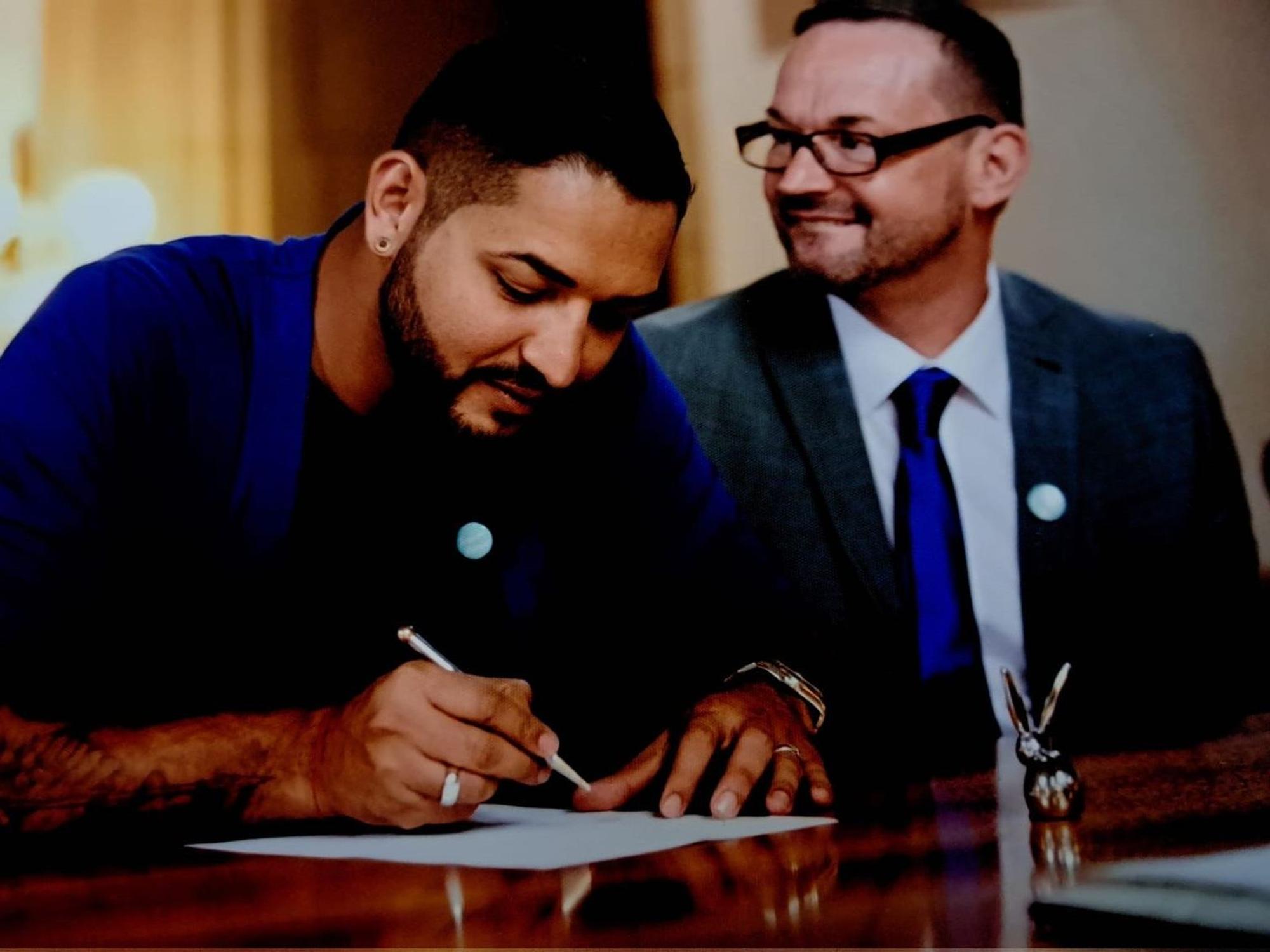 Gianni und sein Mann haben 2021 in Köln geheiratet.