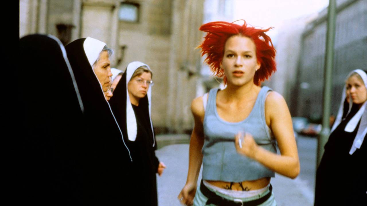 Zusehen ist Franka Potente als Lola in einer Szene des bekannten Kinofilm’s "Lola rennt" (1998)