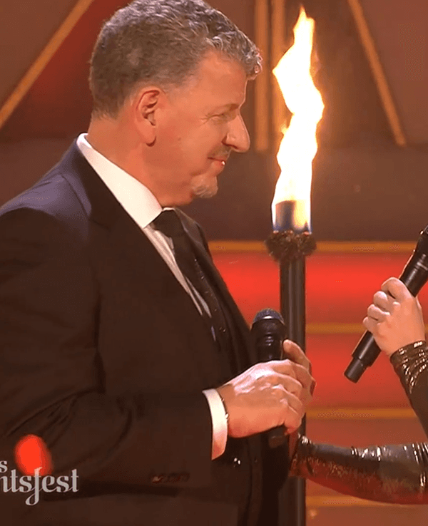 Semino Rossi singt an der Seite von Charlien in Florian Silbereisens „Adventsfest der 100.000 Lichter“. Wer ist die hübsche Blondine?