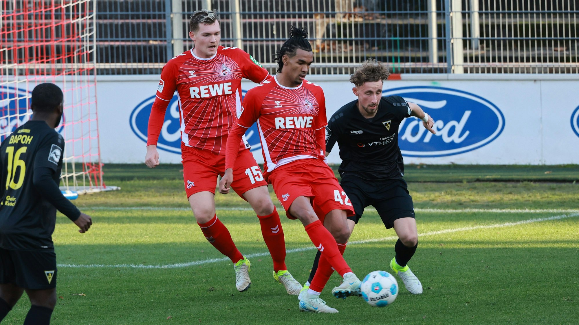 Spielszene im Freundschaftsspiel des 1. FC Köln.