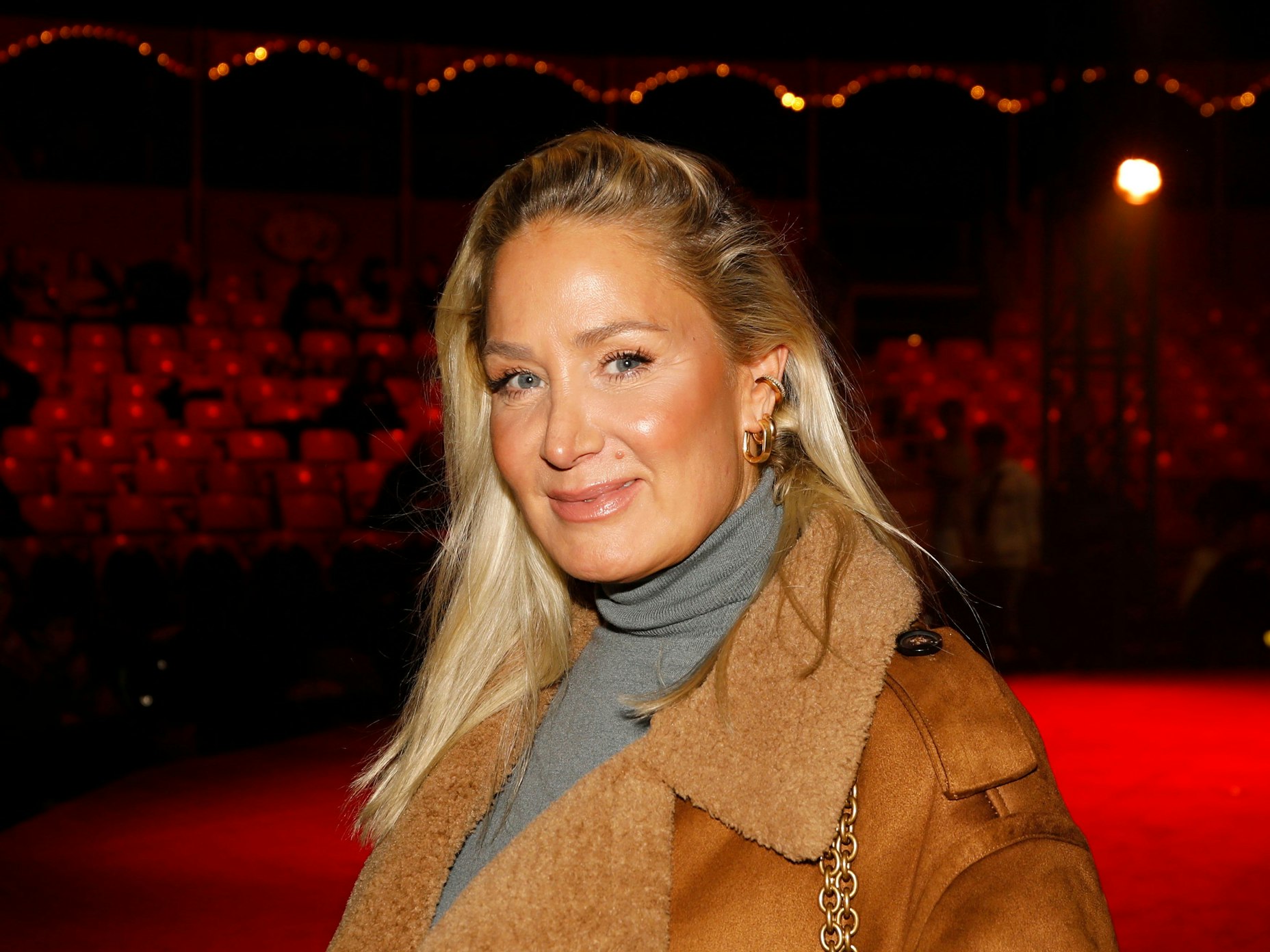 Janine Kunze im Kölner Weihnachtscircus.