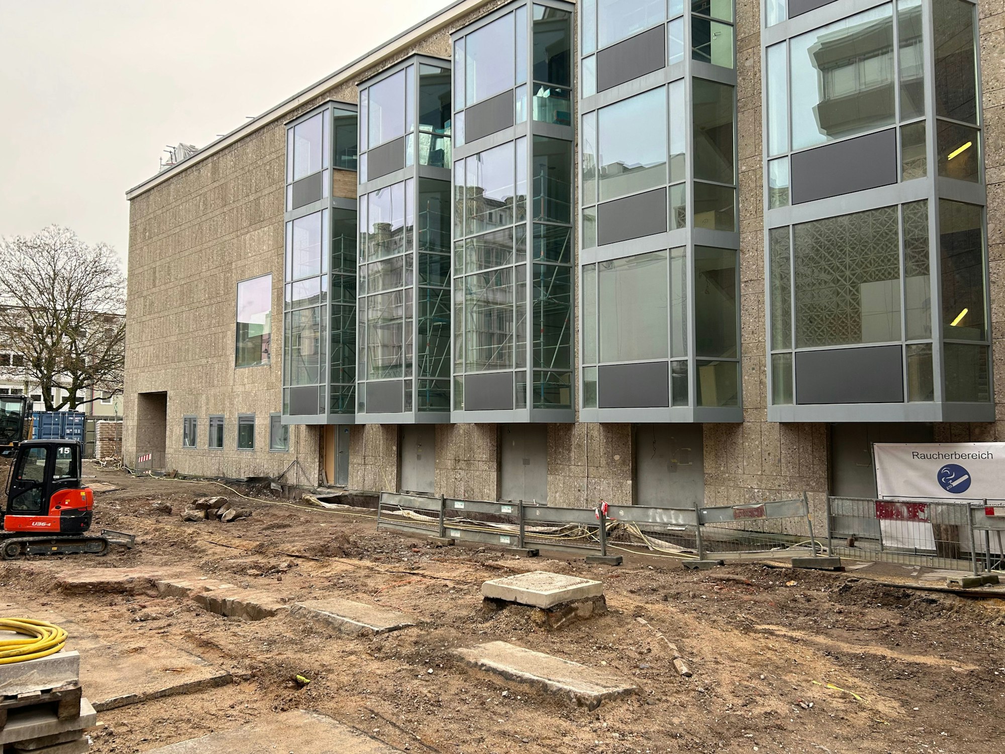 Eine Grabungsstelle auf der Glockengasse in Köln.