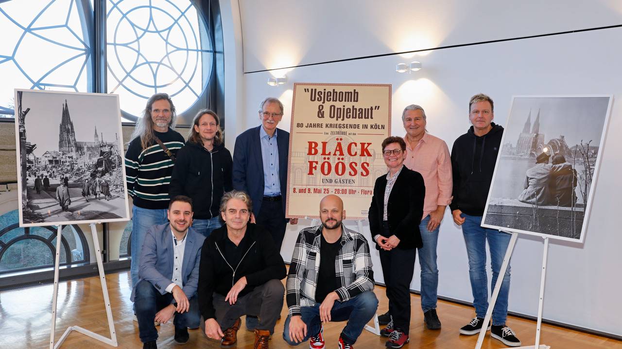 Die Bläck Fööss in der Flora vor ihrer Revue „Usjebomb & Opjebaut“.