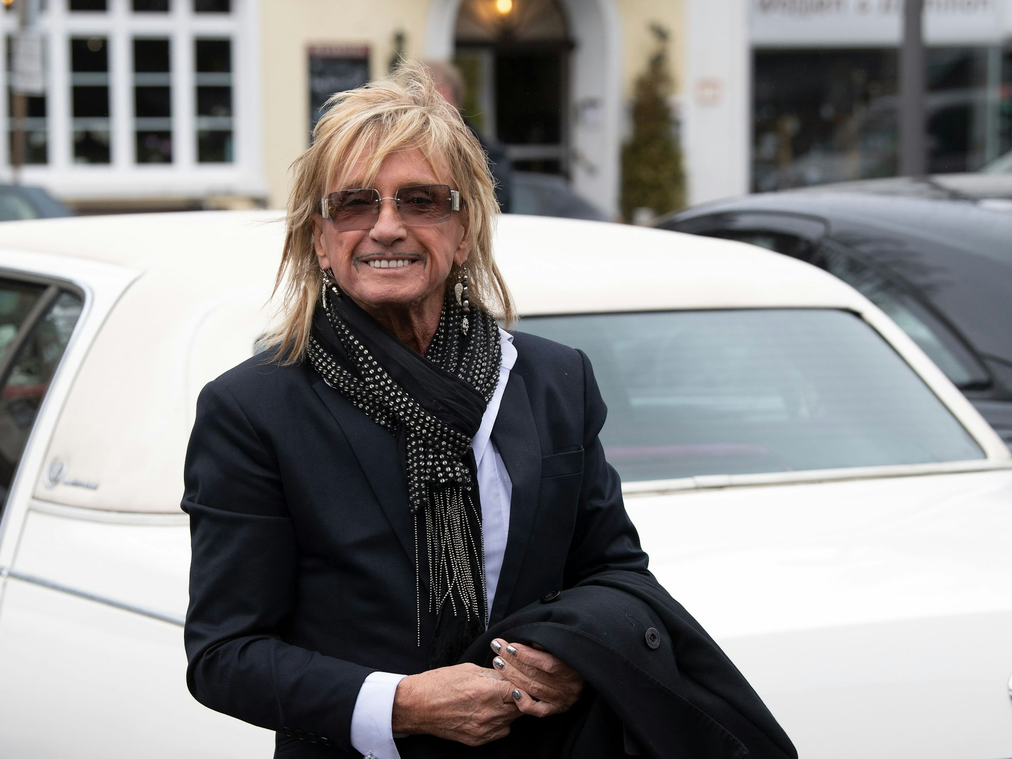 Bert Wollersheim, ehemalige Rotlichtgröße, steht vor dem Amtsgericht in Langenfeld.