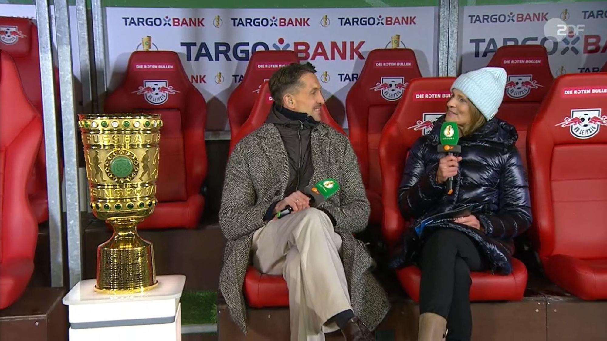 Katrin Müller-Hohenstein und René Adler in der ZDF-Übertragung zum DFB-Pokal.