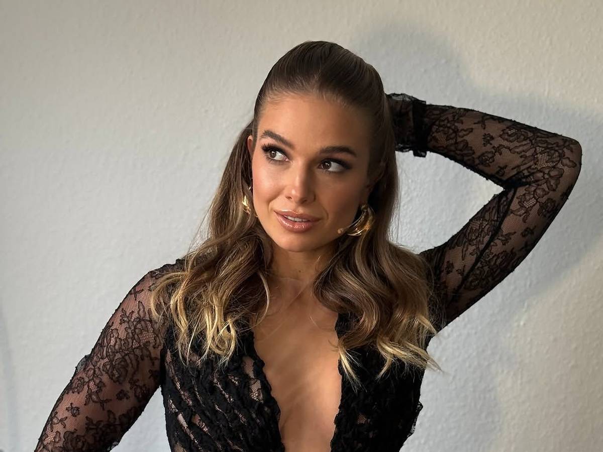 Lola Weippert im verführerischen Outfit in Köln.
