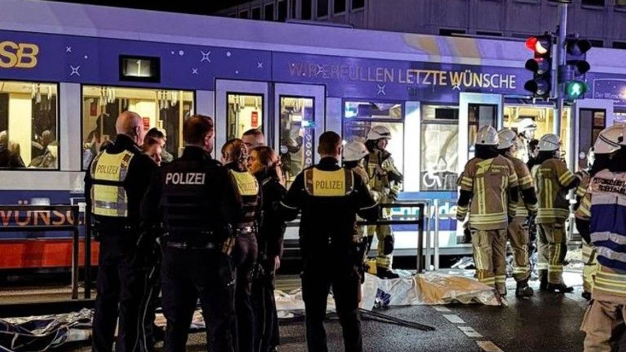 Verkehrsunfall Aachener Straße Köln