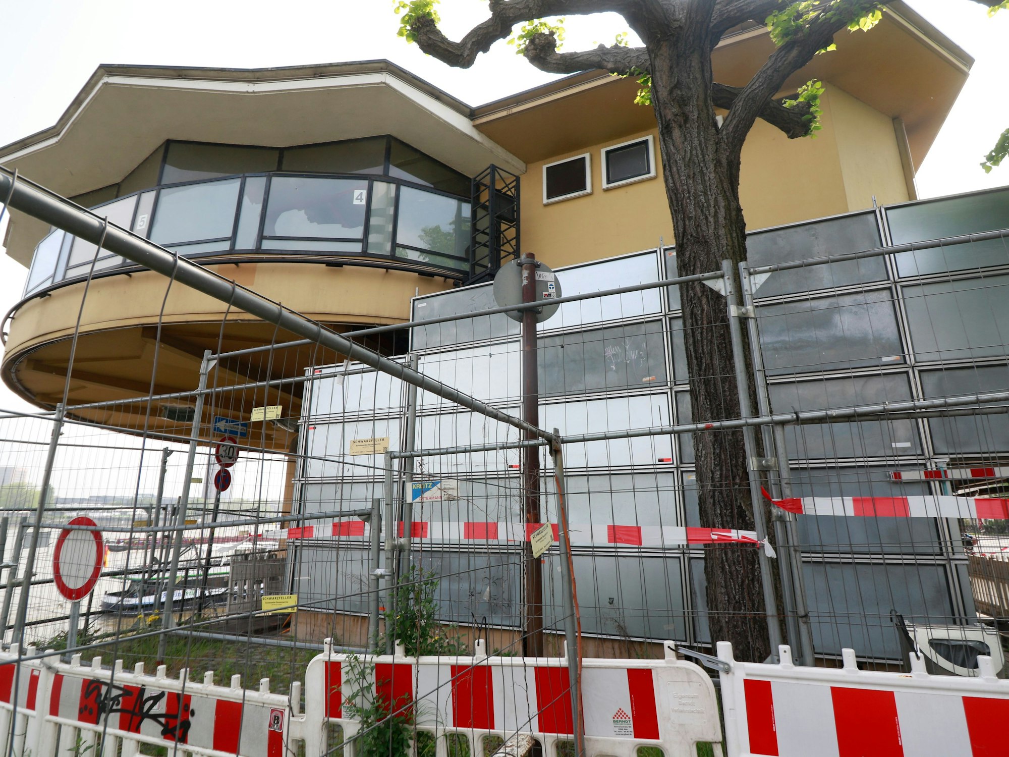 Die Kölner Bastei am Rhein.