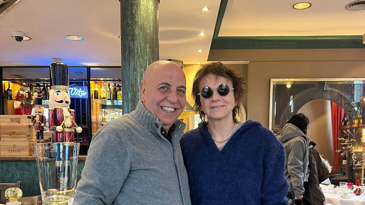 Edel-Gastronom Salvatore Luca mit der italienischen Sängerin Gianna Nannini in seinem Restaurant La Vita