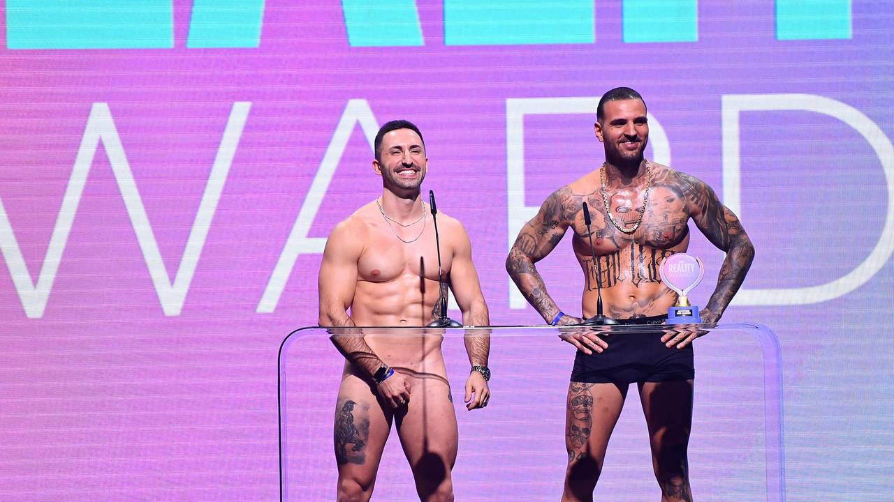 Diogo Sangre (r.) und Fabio De Pasquale stehen bei den RTL-Reality-Awards auf der Bühne.