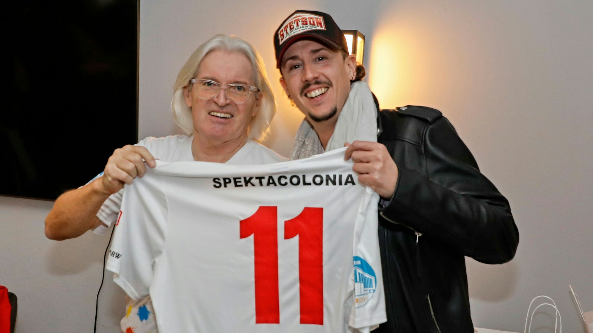 Jürgen Hoppe mit Manuel Sauer.