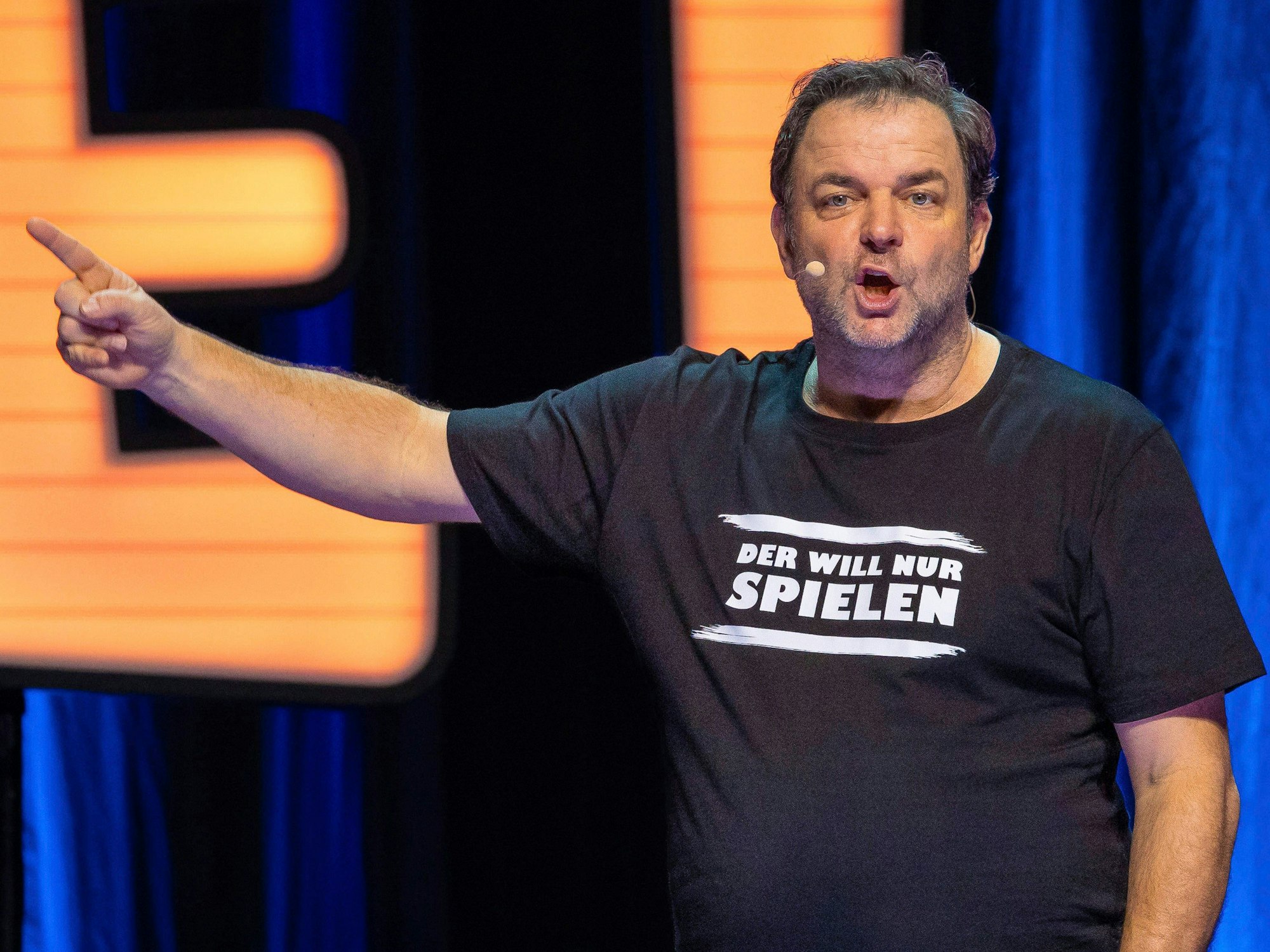 Martin Rütter live mit seinem Programm „Der will nur spielen“ in der Messehalle. Erfurt.