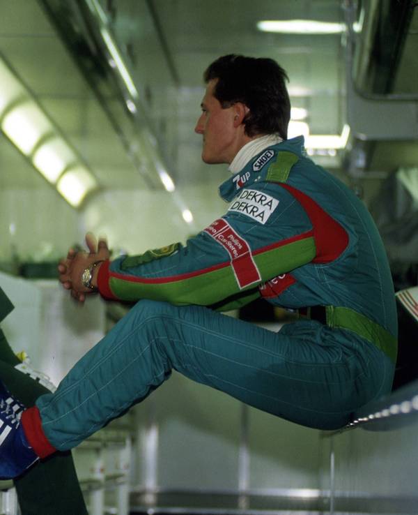 Michael Schumacher (Deutschland, re.) im Gespräch mit Teamchef Eddie Jordan.