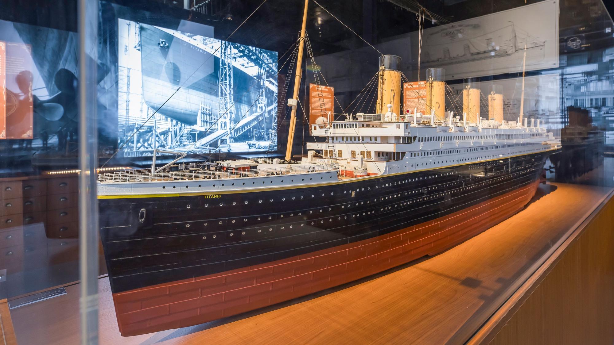 Das Foto zeigt ein Modell der Titanic.