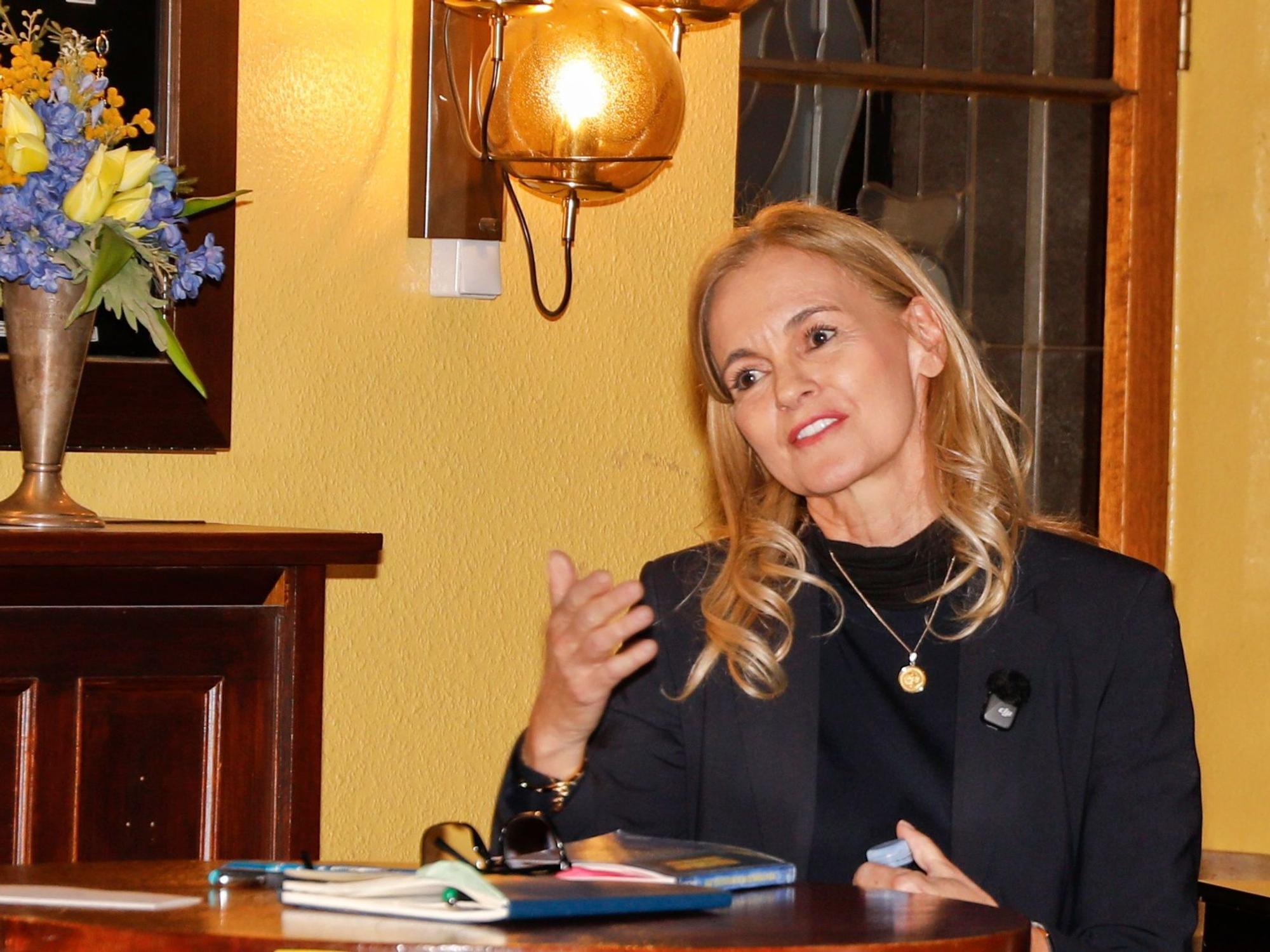 Anke Schulte bei der Roman-Lesung.
