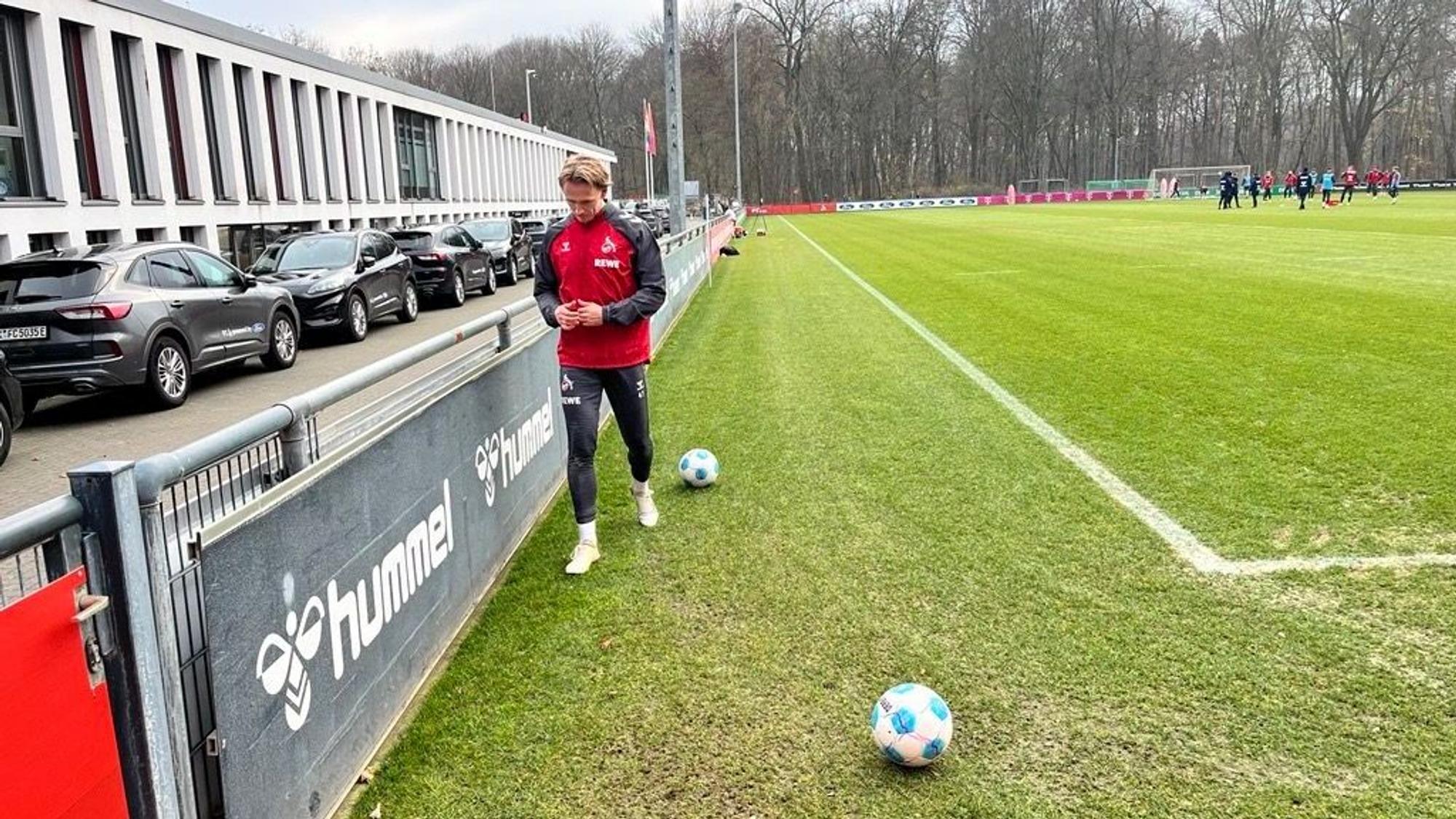 Mathias Olesen geht vorzeitig vom Platz.