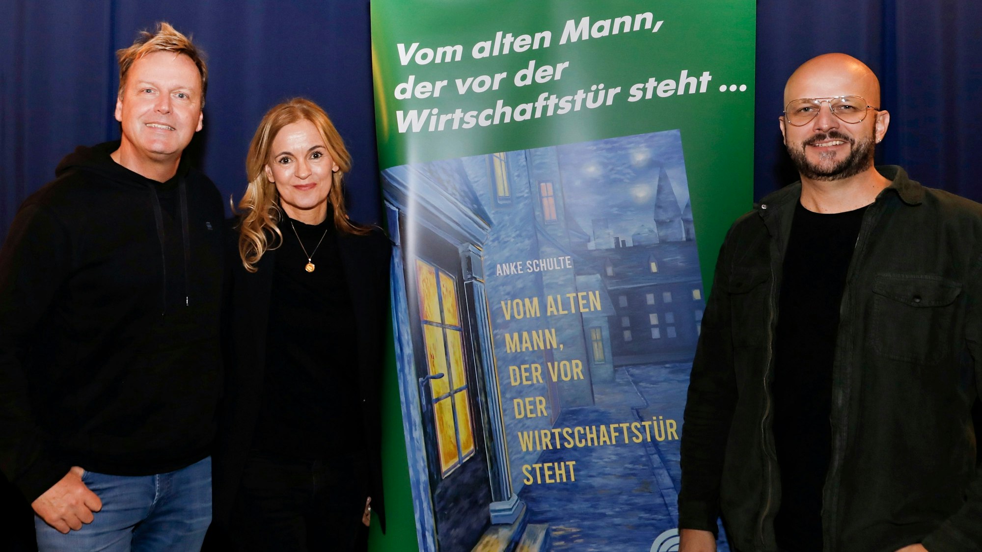 Pit Hupperten und Mikro Bäumer zusammen mit Anke Schulte.