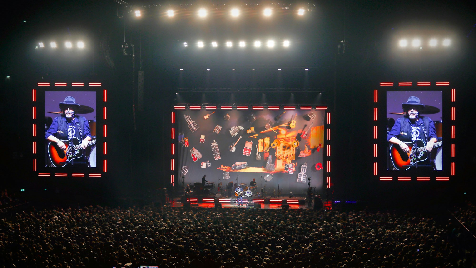Blick in die Lanxess-Arena bei BAP.