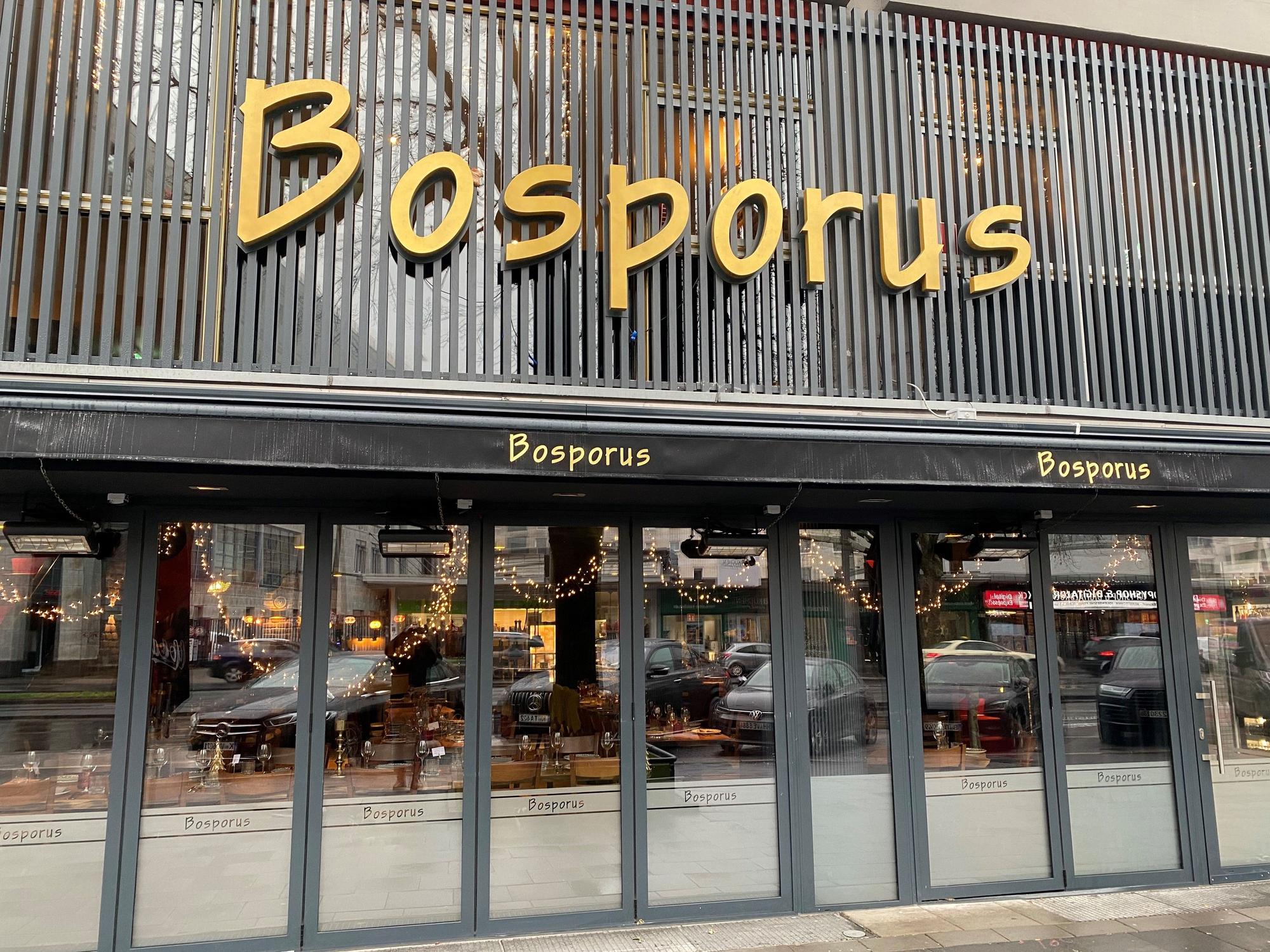 Wo die Macher des „Maca-Ronni“ viele Jahre ihre Gäste empfangen haben, hat das „Bosporus“ eröffnet.