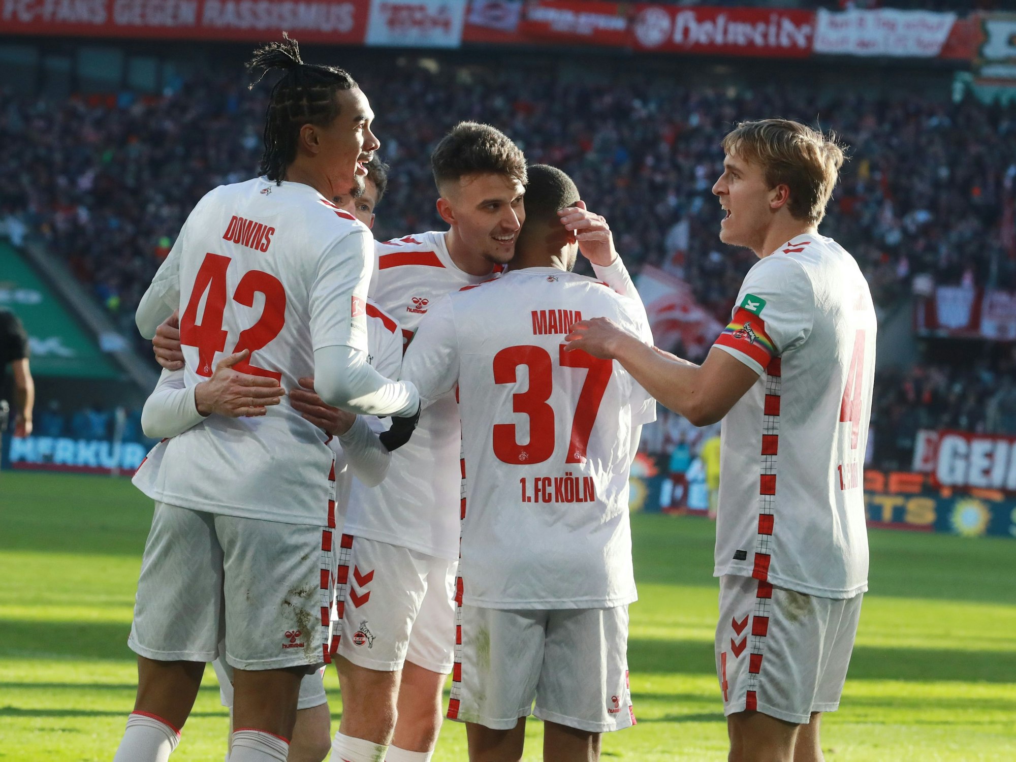 1. FC Köln gegen Hannover 96: links Damion Downs (1. FC Köln).