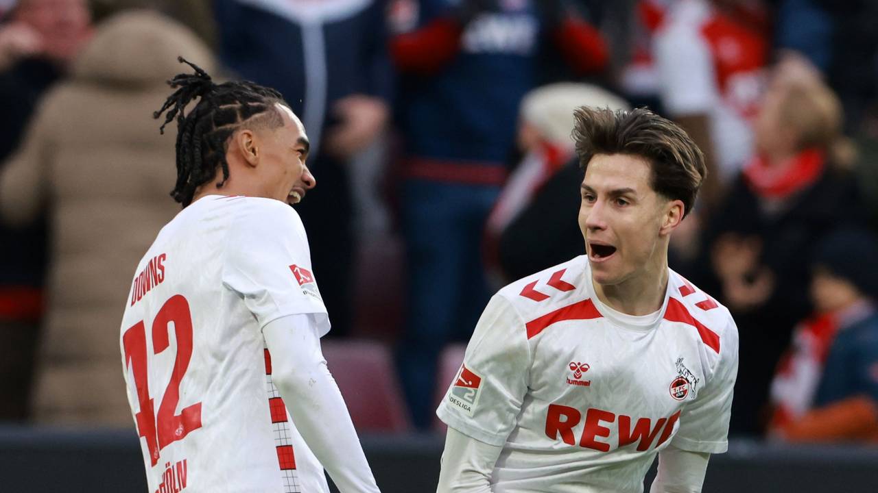 Damion Downs und Denis Huseinbasic jubeln über das Tor zum 3:0.